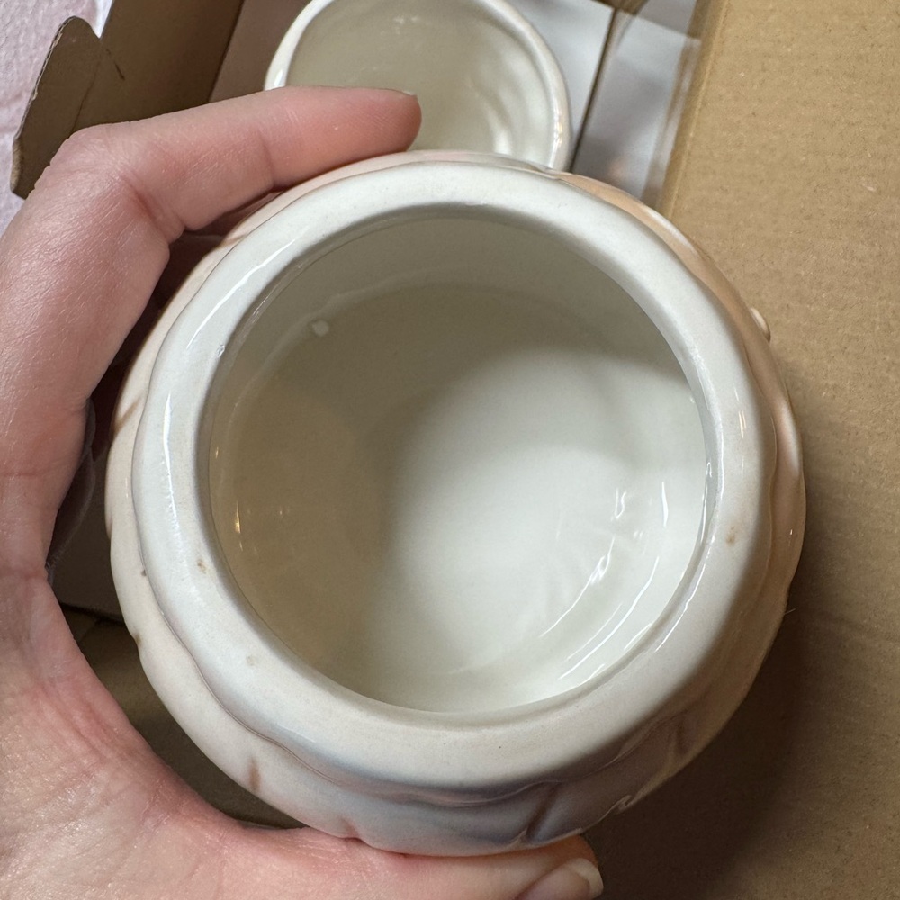 Johanna Parker Santa Sugar and Creamer set - Picture 15 of 16